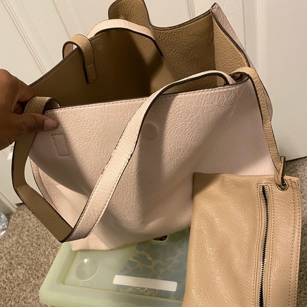 Cream/Tan leather tote.
